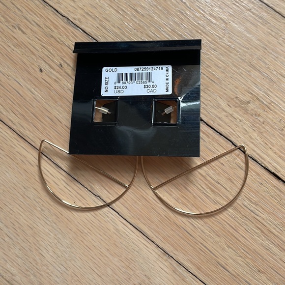 NWT BCBGeneration Gold Earings - Picture 3 of 6